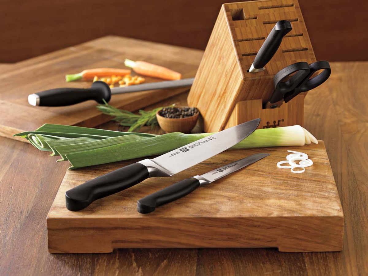 НОЖИ И АКСЕССУАРЫ