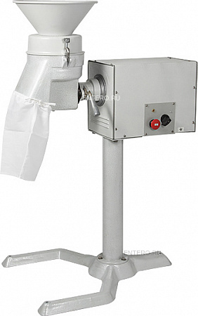 Универсальная кухонная машина УКМ-13