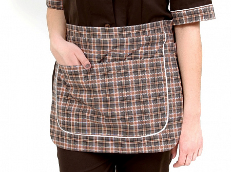 Фартук на поясе, накладной карман.