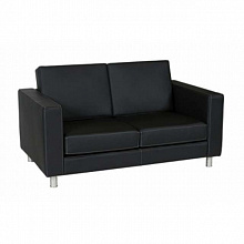 Диван с подушками