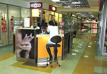 Нейл-бар в торговом центре