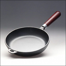 Сковорода d=24 см. чугун. с деревян. ручк. /6/